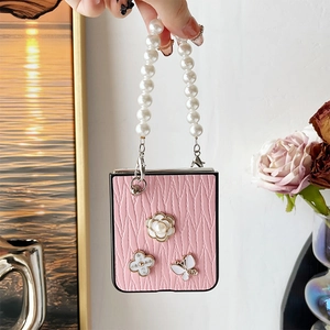 Coque pliable rose pour Samsung Z Flip avec breloques fleurs et anse en perles élégante