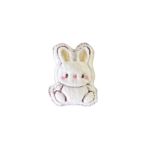 Support de téléphone en peluche lapin blanc brodé pour la saison automne hiver