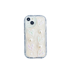 Coque iPhone blanc crème avec cœurs laser et perles, design à texture ondulée en 3D
