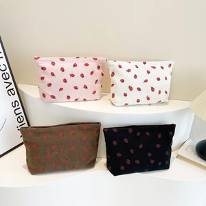 Strawberry Print Corduroy Makeup Bag Zipper Pouch Travel Toiletry Organizer Aesthetic Cosmetic Clutch For Women
