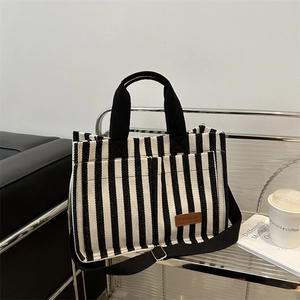 Grand sac cabas en toile à rayures noires et blanches avec bandoulière réglable