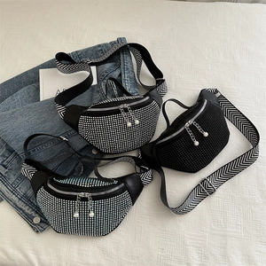 Sac Banane À Strass En Cuir PU Large Bandoulière Chevron Pendentif Künstliche Perle Sac De Poitrine Tendance