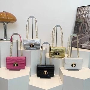 Fashionable crocodile pattern chain square bags in five colors with metallic lock