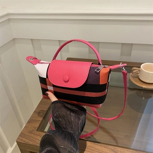 Mini sac à bandoulière à carreaux rétro avec poignée en cuir rose et sangle réglable