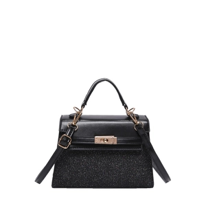 Elegante borsa a trapezio nera glitterata con chiusura dorata e tracolla rimovibile
