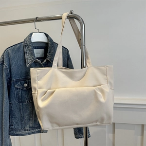 Grand sac cabas en toile blanc cassé avec poche avant plissée pour femme