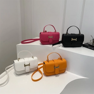 Piccola Borsa Quadrata In Pelle PU Chic Da Donna Con Fibbia In Metallo Dorato Manico Singolo Tracolla Regolabile Moderna
