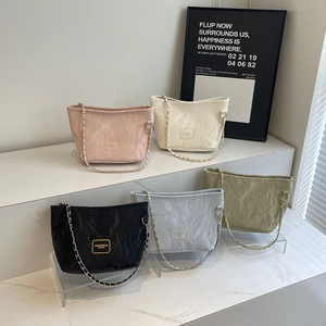 Women Pleated Underarm Shoulder Bag Fashion PU Leather Gold Chain Strap Zipper Closure Street Style Commuting Hobo