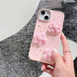 Funda rosa para iPhone con flores de tela 3D y perlas para iPhone 16 Pro Max