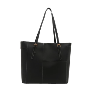 Sac à bandoulière carré noir classique avec surpiqûres blanches et boucles dorées