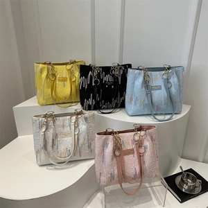 Sac Fourre-tout Mode Femmes Cuir PU Grande Capacité Broderie Vagues Colorées Sac À Épaule Avec Chaîne Dorée Urbain Décontracté