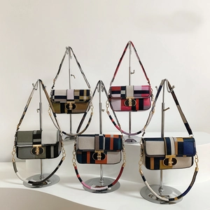 Sac Bandoulière Pour Femmes Cuir PU Tissu Motif À Carreaux Géométrique Petit Sac À Main Carré Avec Bandoulière Chaîne Et Fermeture À Verrou Quotidien Décontracté Style Urbain