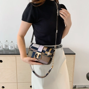 Sac bandoulière rétro à carreaux avec fermoir doré et bandoulière réglable en PU