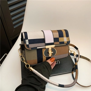 Petit sac à bandoulière vintage à carreaux avec boucle dorée et bandoulière chaîne