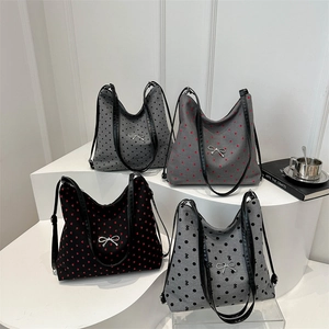 Sac Fourre-Tout Femme Grande Capacité Tissu Imprimé Cœur Pois Nœud Métallique Sac À Épaule Décontracté Style Campus Fermeture Éclair