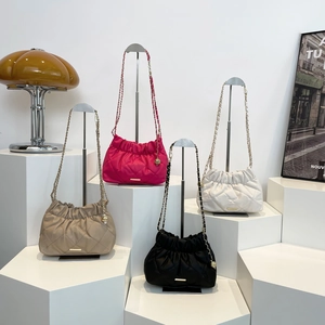Borsa A Tracolla In Pelle PU Trapuntata Alla Moda Per Donna Con Catena In Metallo Dorato Plissettata Motivo A Rombi Borsa A Secchiello