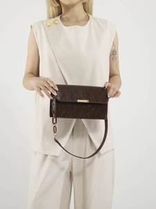 Deep brown vintage shoulder bag with crocodile texture and gold metal clasp for women