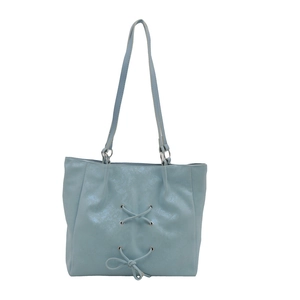 Hellblaue Shopper Tasche aus Kunstleder mit modischem Schleifen- und Schnürdekor