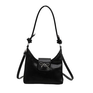 Sac à épaule chic en cuir PU noir avec nœud métallique argenté et bandoulière nouée