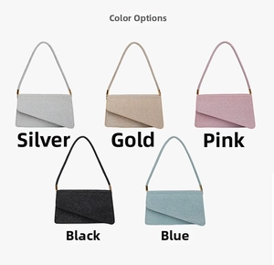 Flachbild von fünf glänzenden Abendtaschen in Silber, Gold, Rosa, Schwarz und Blau