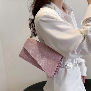 Rosa glitzernde Umschlag-Clutch mit Metallic-Finish und Kettenriemen für Abendpartys