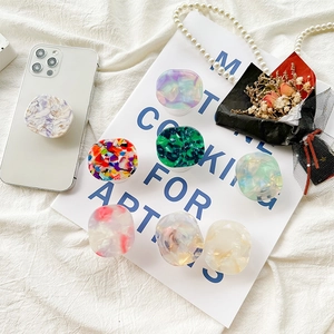 Support de téléphone rétractable au style marbré coloré avec 8 designs tendance variés