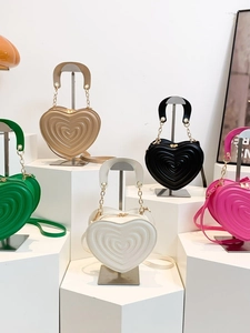 Damen Umhängetasche Herzform PU Leder Gesteppt Einfarbig Handtasche Mit Goldener Kette Süße Modische Tasche