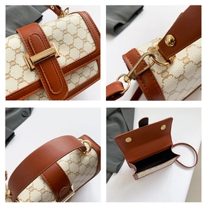 Vues détaillées d'un sac bandoulière rétro montrant boucles et texture vintage