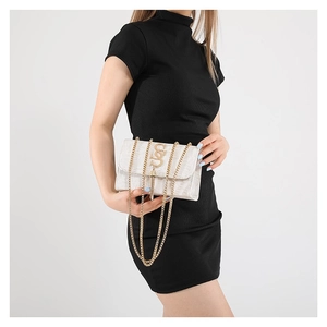 Sac bandoulière blanc motif crocodile avec bandoulière chaîne dorée et pompon frangé