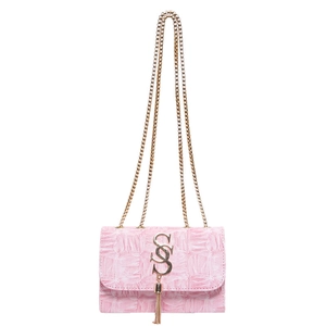 Sac bandoulière rose texturé avec chaîne dorée, pompons et logo en métal élégant