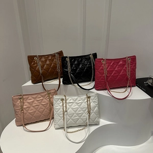 Quilted Tote Bag PU Leather Large Capacity Golden Chain Strap Shoulder Underarm Bag For Women Casual Commuting Fashion