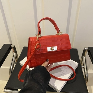 Fashionable red crocodile pattern PU leather square handbag with gold rotating lock