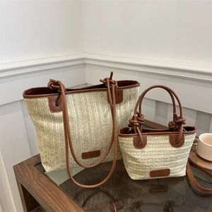 Bolso tote de paja beige retro con asas de cuero marrón y mini bolso bandolera a juego