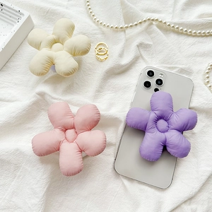 Support de téléphone en tissu floral avec rembourrage matelassé aux couleurs pastel