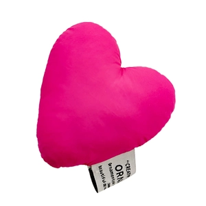 Pink plush heart-shaped expanding phone grip made of soft polyester fabric ornament