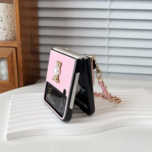 Custodia Galaxy Z Flip3 in pelle rosa con ciondolo a coniglio e catena dorata