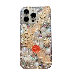 Luxus iPhone Hülle mit 3D handgefertigten Rosen, Perlen und funkelnden Straßsteinen