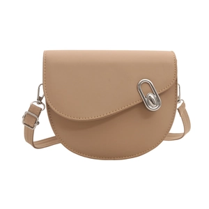 Sacoche selle blanche élégante avec boucle argentée et bandoulière réglable pour femme