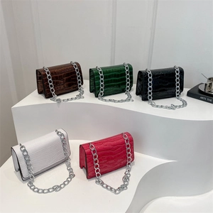 Crocodile Texture PU Leather Crossbody Bag Simple Flap Small Square Shoulder Bag With Thick Silver Metal Chain For Women