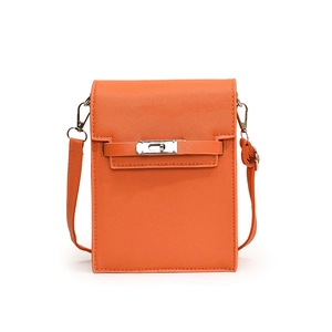 Mini sac à bandoulière orange pour téléphone avec fermoir métal et cuir saffiano