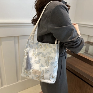 Chinese Style Embroidered Butterfly Floral Jacquard Tote Bag For Women Large Capacity Tassel Shoulder Bag Commuter Handbag