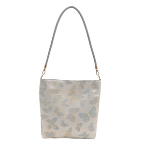 Elegante graue Satin-Tasche mit detaillierter goldener und blauer Schmetterlingsstickerei