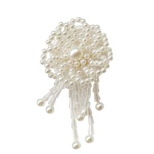 Elegant white pearl flower phone socket with beaded tassels for handheld support
