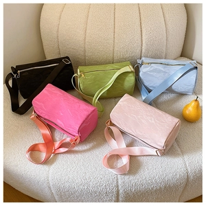 Wrinkled PU Leather Shoulder Bag For Women Cylindrical Barrel Crossbody Purse Minimalist Trendy Aesthetic Y2K Style