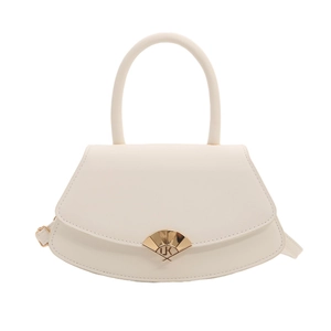 Sacoche beige élégante avec design incurvé unique et poignée ronde dorée