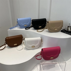 Women Retro PU Leather Saddle Bag Crossbody Shoulder Purse With Golden Metal Lock Simple Niche Design Stylish Handbag