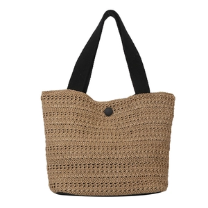 Sac fourre-tout minimaliste en paille tissée avec poignées en toile noire pour l'été