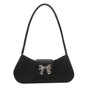 Borsa a spalla nera minimalista con dettaglio fiocco in metallo argento e finitura opaca