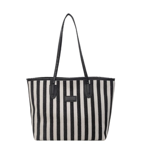 Grand sac cabas en toile à rayures avec bandoulières noires et patch central chic