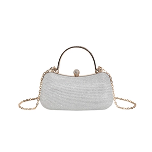 Elegante borsa da sera argentata con manico tondo dorato e chiusura di strass